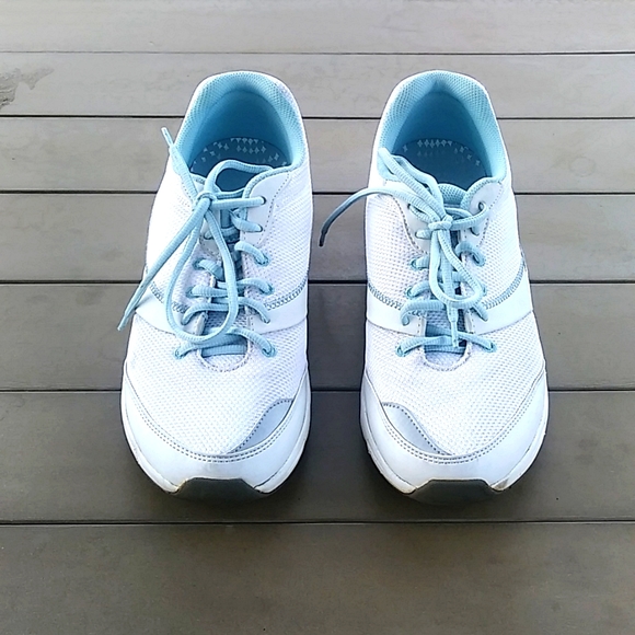 VIONIC Kona Sneakers - Picture 2 of 12